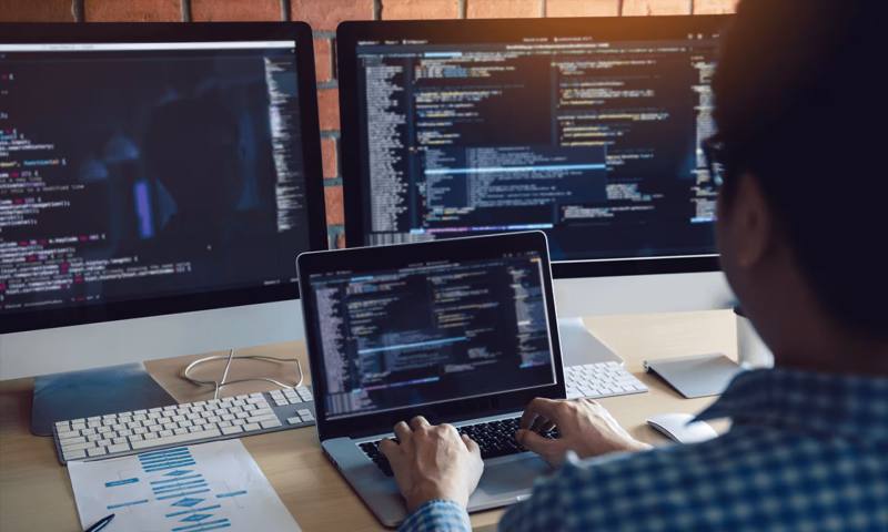 数据科学选型:R与Python如何赋能黄平县网站建设?